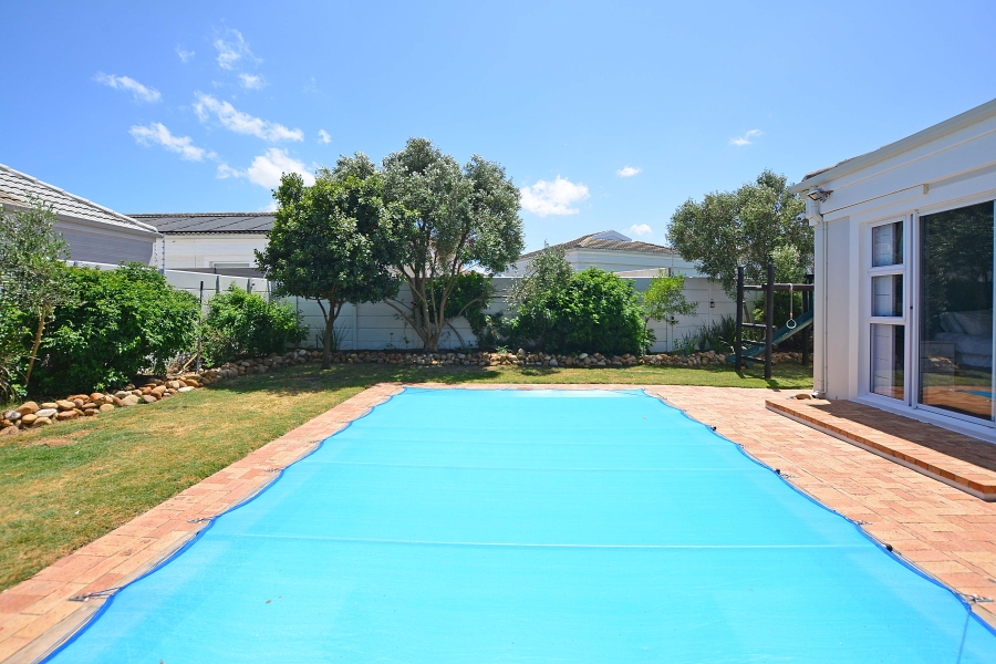 3 Bedroom Property for Sale in Sunningdale Western Cape